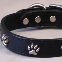 The Black Paw Print Collar for little dogs.