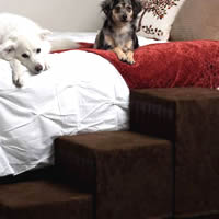 Royal Ramps 3-step unit makes it easy for your dog to climb on and off the bed.
